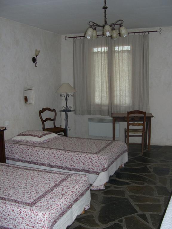 La Bergerie Acomodação com café da manhã Sainte-Eulalie-de-Cernon Quarto foto